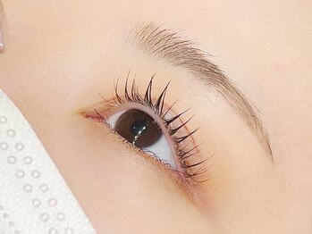 モストブリヤン(MOSTBURYAN)/まつ毛パーマ