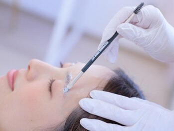 スタジオエス(STUDIO S)/心斎橋ハリウッドブロウリフト