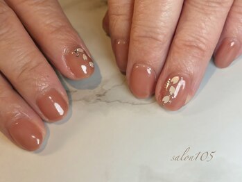 サロン105(salon 105)/ワンカラーに桜ホロのアクセント