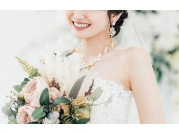 ルルラボ(LuLu beauty labo)の写真/理学療法士による施術◎前撮り挙式前に（直前OK！）小顔EMS＆デコルテ流しで理想の美ボディへ！