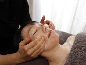 アドエール(Adoailes.)/☆韓国で大人気のコルギ☆