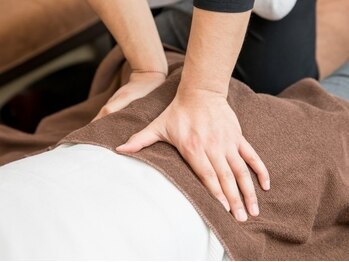 イネイト 小針の写真/辛い腰のお悩みは骨盤の歪み？熟練手技で筋肉の緊張をほぐしバランス調整！施術後の驚きの軽さに感動◎