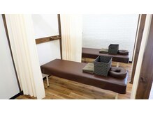 ももの花整体院 伊達院/施術ベット