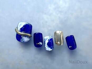 ネイル ドゥ 岡山駅前店(Nail Doux)/大人ネイビーフットネイル