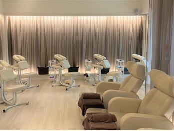 リフレッシュハンズ 川崎アゼリア店の写真/駅近のもみほぐしサロン！ガチガチ身体をプロの技でスッキリ解消へ！首肩こり解消＆ヘッドスパも◎