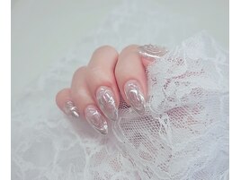 キラッと涼しげなデザインネイル