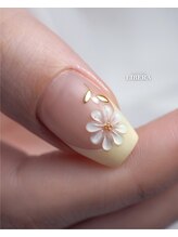 リベラ(LIBERA)/ぷっくりフラワーとフレンチ