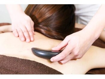 カレン リーフ サロン(Karen Leaf Salon)/バザルトストーン