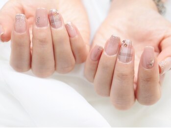 ナンシー(Nancy)の写真/[認定講師在籍]指先に馴染むデザイン♪初めての方/短い爪の方も◎丁寧なケア付で魅せるお手元に♪