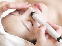 アンドバイ(&.BY)