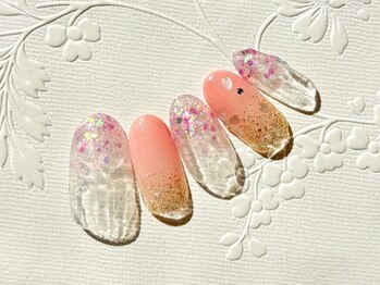 ピンクベージュ桜グラデネイル