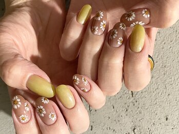 アロナ ネイルサロン アンド スクール(alona)/手描きマーガレットネイル＊