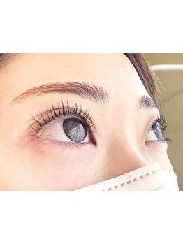 ナチュラル上品な目元にしたい