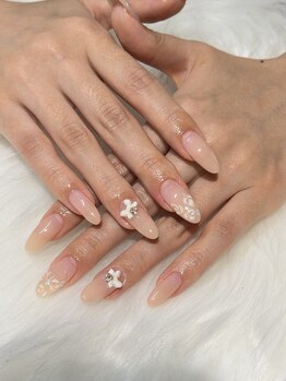 ナンバードット(No.)の写真/繊細な筆使いで魅せるアートネイル♪持ち込みネイルで毎月デザインを考えるのが楽しみになる特別な時間に!