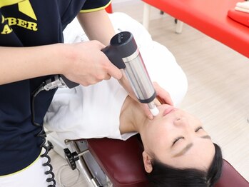 にしぐち鍼灸整骨院 玉串院の写真/専用の機器で脳神経へアプローチし、整える！慢性的な身体の重だるさや首肩こり、つらい腰の痛みの方に◎