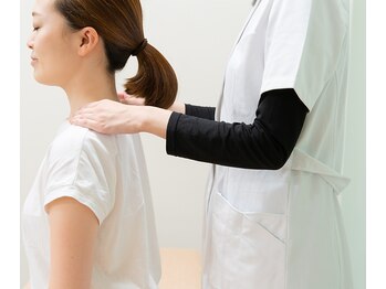 美容整体 ALIGN 京橋店【産後/骨盤矯正/猫背/肩こり/腰痛/リンパ】【7/1 OPEN予定】の写真/【7月8日OPENキャンペーン開始！初回500円】首肩こり解消で小顔・美首！姿勢から整えて、見た目もスッキリ