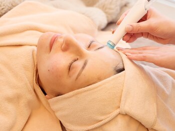ナースセレクトサロン(Nurse select salon)の写真/《あなたの毛穴タイプは何？》原因を見極め、正しいアプローチが必須！自分史上最高の毛穴レスなツヤ肌に♪