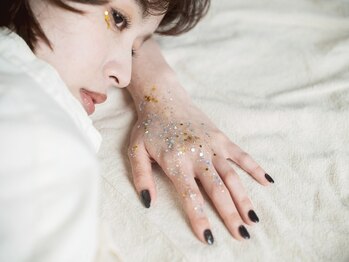 デン(den)の写真/【あなただけのこだわりネイルを】ショートネイルで可愛い指先に。短い爪にも合うデザインをご提案◎