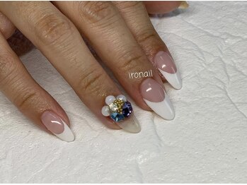 イロ ネイルサロン(iro)/ビジューネイル