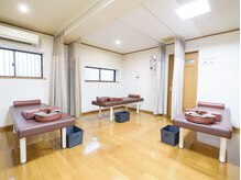 穴川駅前整骨院鍼灸院/明るい施術空間★