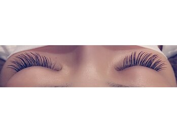 フリルアイビューティ 豊中店(Frill Eye Beauty)/