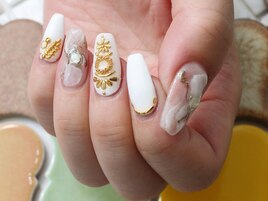 夏に人気のホワイトベース☆