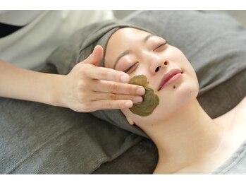 リリーシャ 赤坂(LILISHA)/肌質改善リベルハーブピーリング