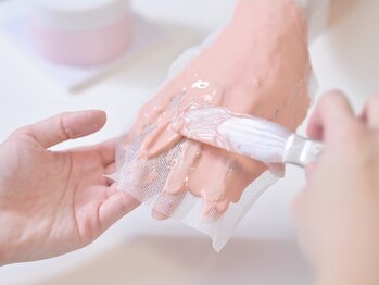モモ(momo)の写真/手のかさつき・ごわつき・黒ずみやしわケアに◎ハンドに特化した贅沢ケアで、手のお悩みを一気に解消♪