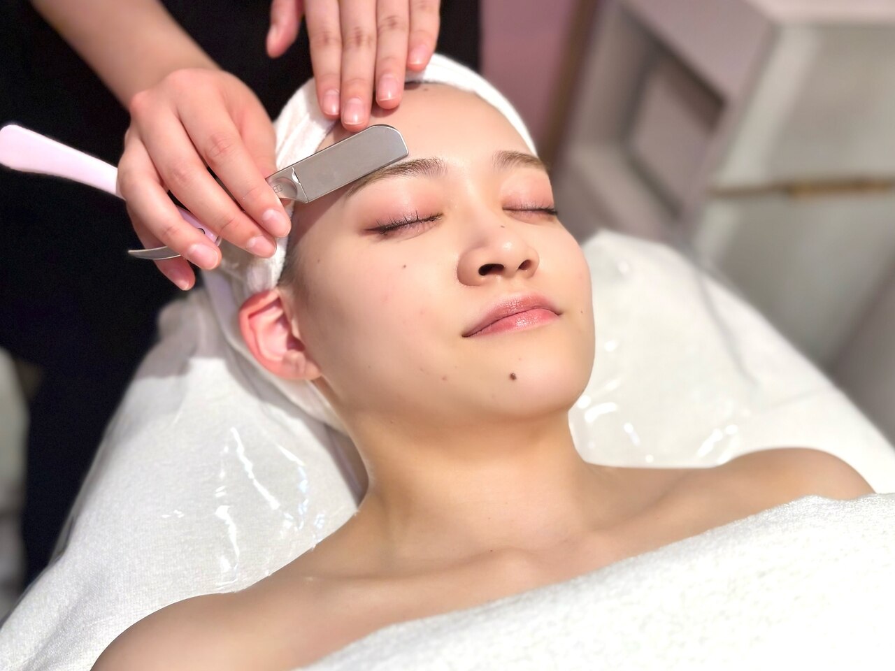 【シェービングのみ】襟足・お顔剃り・眉毛整え＆眉カット5500円