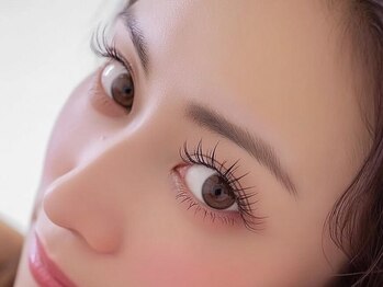 まつ毛パーマ×眉毛アイブロウ PLATINUMDOLL by Lino 心斎橋店【3月末OPEN(予定)】 の写真/【心斎橋駅徒歩1分】豊富な種類のエクステで,あなたのなりたい目元に導きます*韓国風束感スタイルが人気!