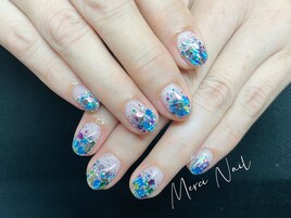 最新の韓国系ホログラムネイル