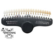 ミルクホワイトニング 新大村店(Milkホワイトニング)/★歯の色(仕上り)を確認