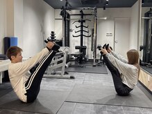 トップスタイル パーソナルジム(TOPSTYLE PERSONAL GYM)の雰囲気（ピラティスもウォーミングアップで取り入れています♪）