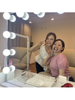 エクシアホワイトニング 西宮北口店/会員様との写真大歓迎！