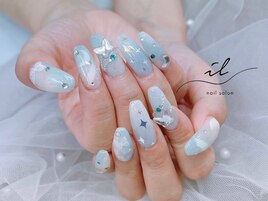 ブルー×蝶ネイル