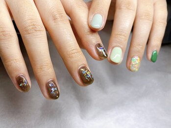 アイリス(IRIS)/黒ラメ×グリーンワンカラー