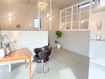 ハナリノ(HANARINO)の写真/《ネイル×まつげ》洗練された都会的なネイルデザインと上質なパリジェンヌで、ワンランク上の大人女性へ♪