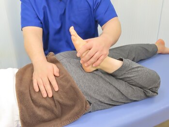 南雪整骨院/大腿部のストレッチ