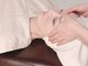ビテキサロン ソワメーム(biteki salon SOI-MEME)の写真/ツボ押しコルギ
― 目元から“年齢印象”を変える、結果重視フェイシャル ―
