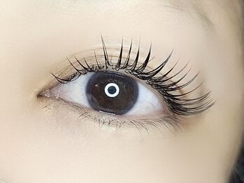 glow 千葉店【まつげパーマ/マツエク/バインドロック/眉毛】の写真/【まつげパーマ/パリジェンヌラッシュリフト】高技術×似合わせで、自由自在に叶える大人の上品な目元♪