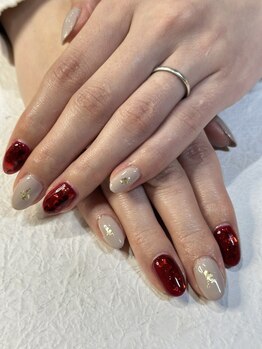 シャイニー(Shiny)の写真/シンプル・ナチュラル・おしゃれニュアンスやマグネット等サンプルの種類が豊富♪ネイルを存分に楽しめる♪