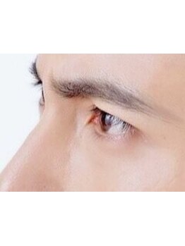 クールな目元にしたい