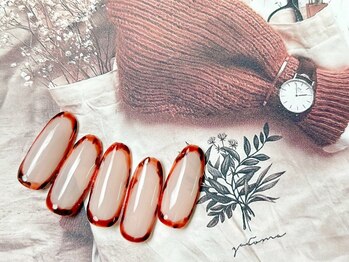 個性派べっこうネイル