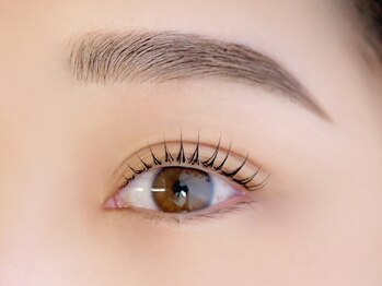 アールアイラッシュ(R eyelash)の写真/自まつ毛を立ち上げる事で目力2倍アップ◎エクステをプラスして朝のメイク時間時短に♪