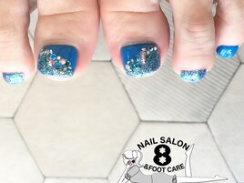 セルリアンブルーにキラメク輝き