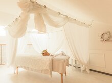 完全プライベート空間でリラックスしながら施術を受けられます