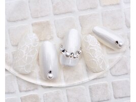 ホワイトフラワーネイル