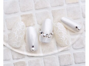 ネイルサロン ブランシュール(Nail Salon Blancheur)/ホワイトフラワーネイル