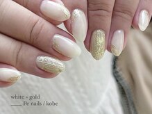 ペネイル(Pe nails)/白×ゴールドシンプルニュアンス