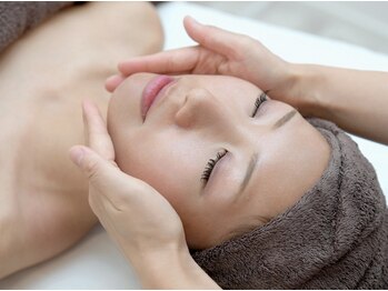 エクリ(ECRI)/老廃物を一掃して小顔をGET！